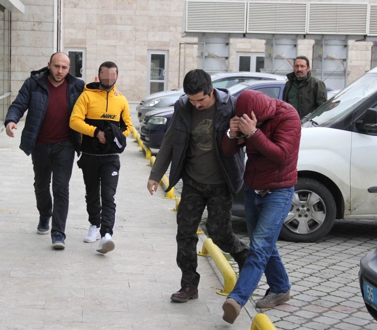 Yılbaşı Öncesi Uyuşturucu Paketlerken Yakalandılar: 4 Gözaltı