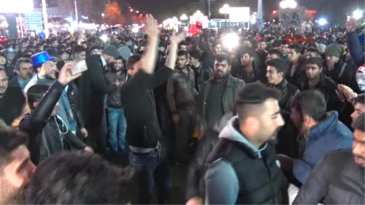 Ankara\'da Kızılay Meydanı Trafiğe Kapatıldı -Ek