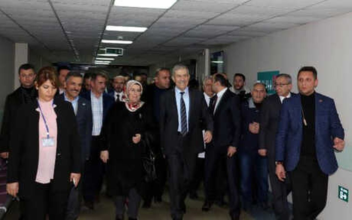 Bakan Demircan, Samsun\'da Çocuk Hastanesini Ziyaret Etti