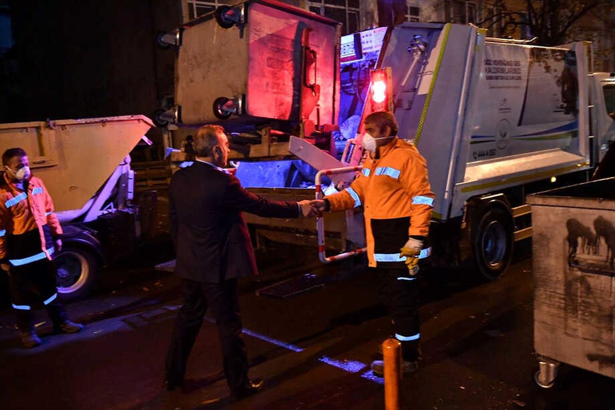 Başkan Tekintaş, Yeni Yıla Temizlik İşçileriyle Girdi