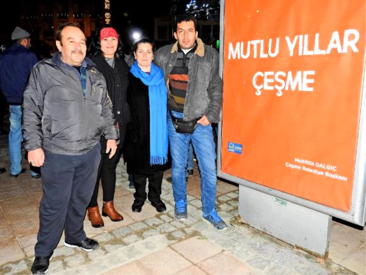 Çeşme Yeni Yıla Coşku ile Girdi