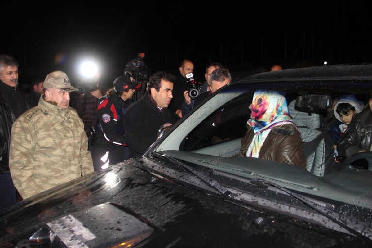 Diyarbakır\'da Polislere Yeni Yıl Sürprizi