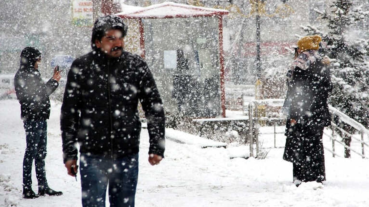 Doğu Anadolu 2018\'e Kar Yağışı Altında Girdi
