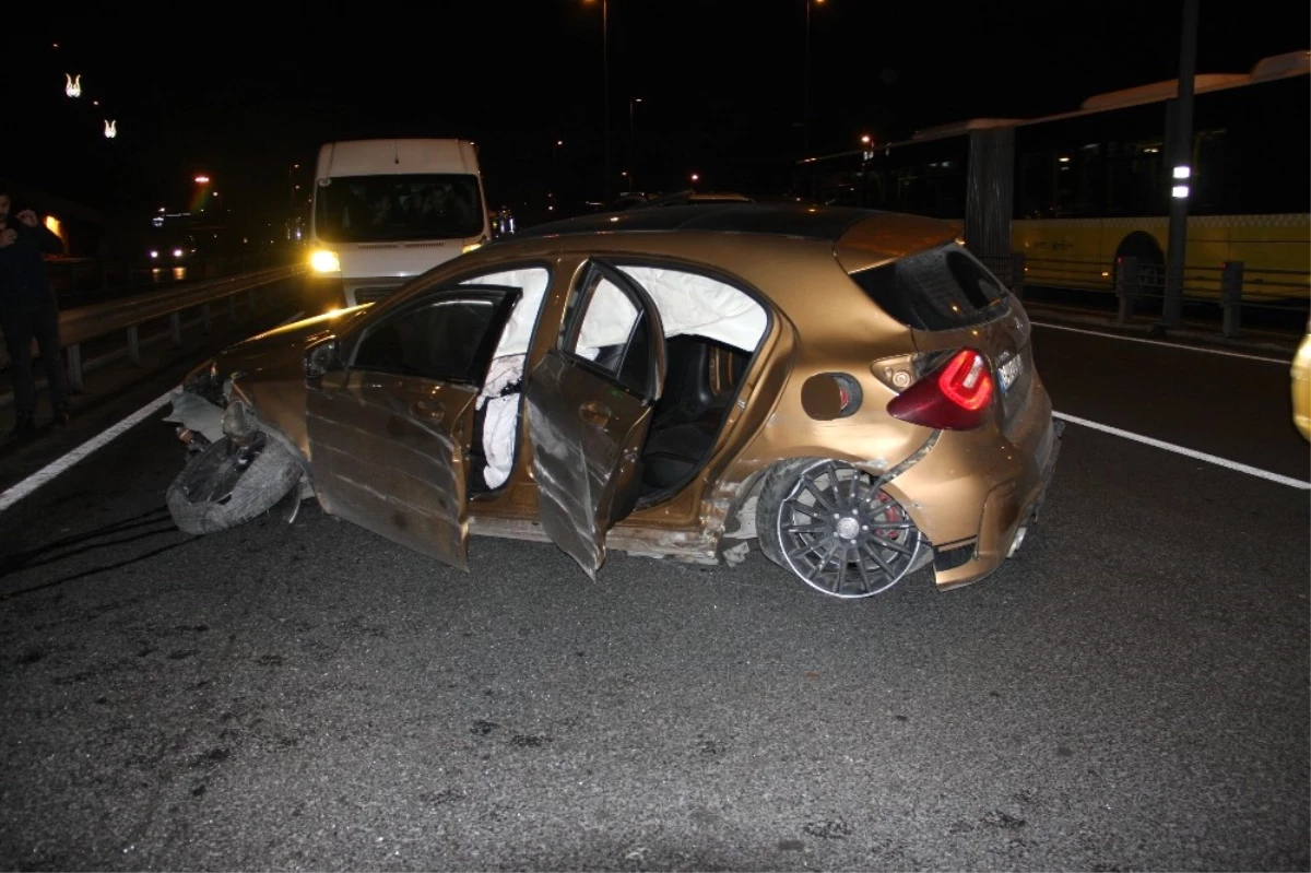 E-5\'te Makas Atan Lüks Otomobil Kaza Yaptı! Araçtakiler, Kayıplara Karıştı