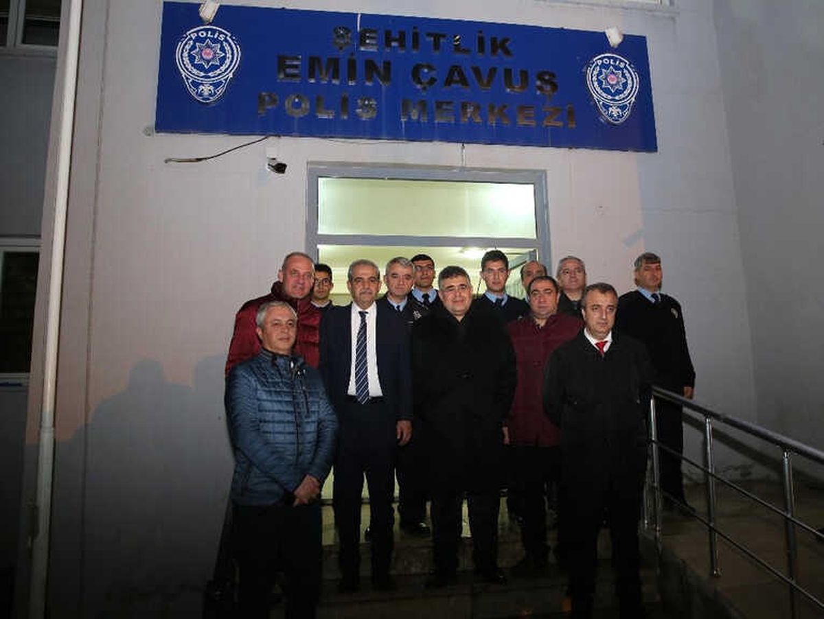 Emniyet Müdürü Tipioğlu, Nöbet Tutan Polisleri Ziyaret Etti