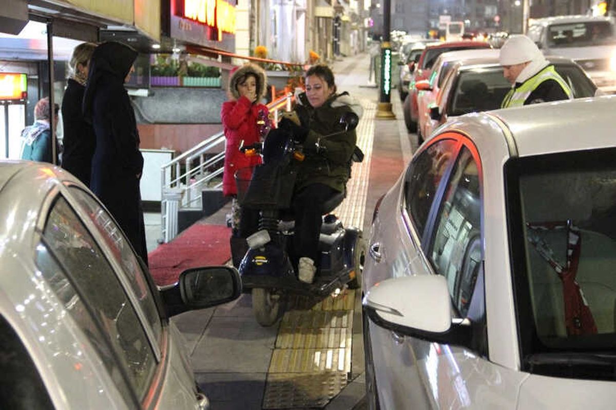Engelli Rampasında Yarım Saat Bekledi