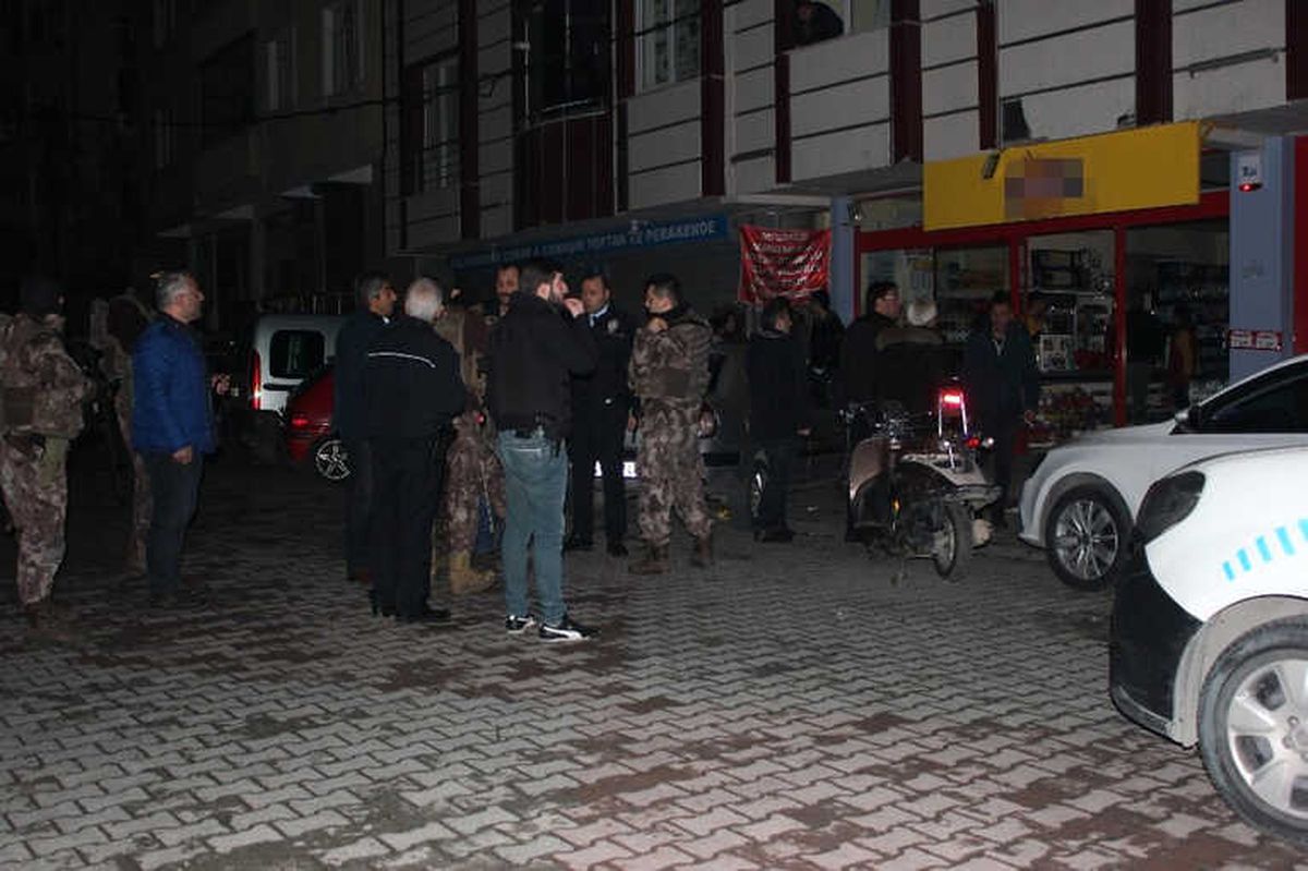 Gaziosmanpaşa\'da Silahlı Soygun Girişimi