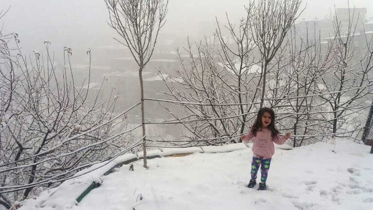 Hakkari\'de Kar Yağışı