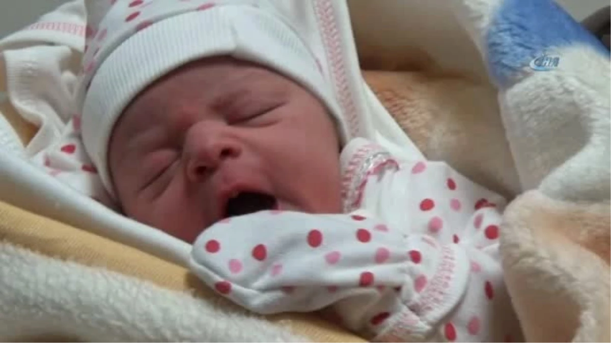 İstanbul\'da Yeni Yılın İlk Bebekleri Dünyaya Geldi