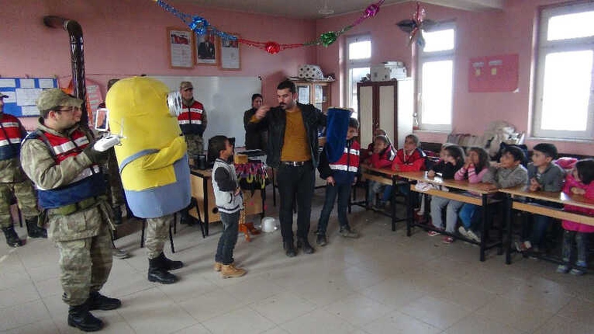 Jandarmadan Öğrencilere Sürpriz Ziyaret