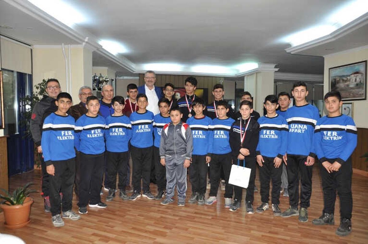 Karacabeyli Güreşçilerden Uluslararası Başarı