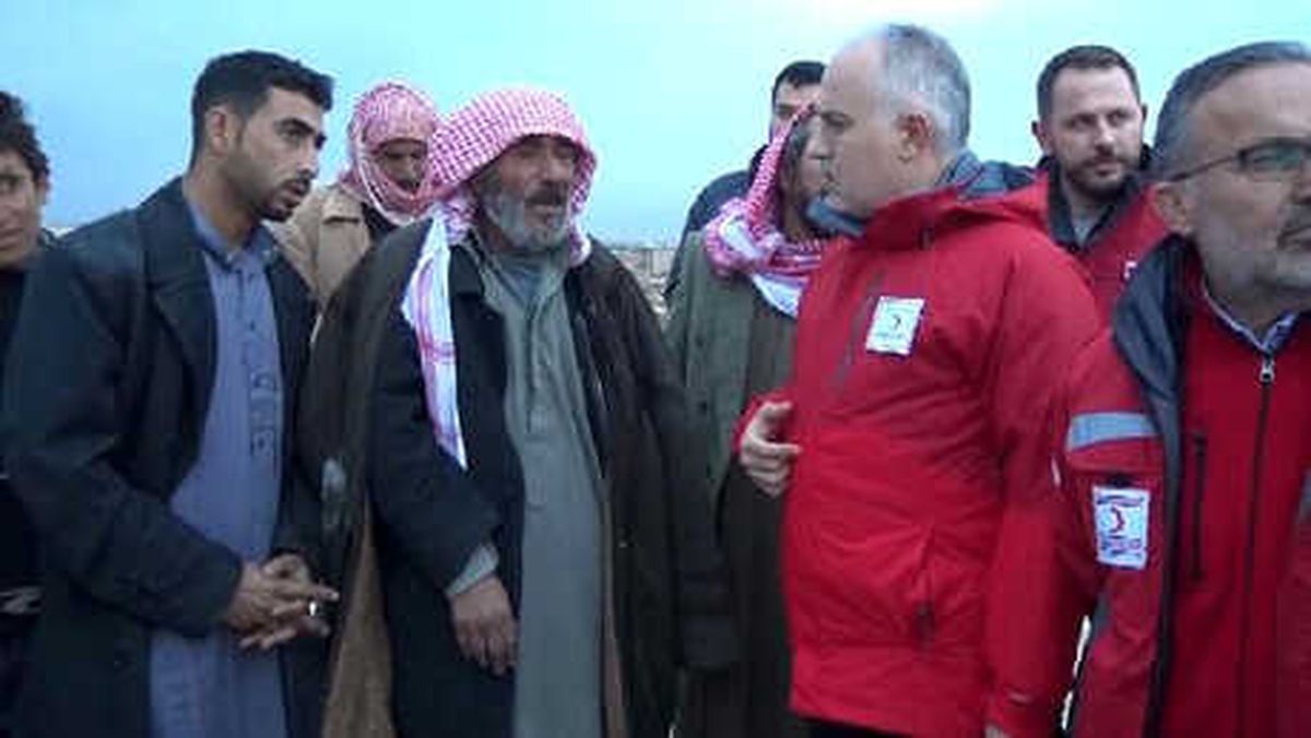 Kızılay Genel Başkanı, İdlib Kırsalındaki Suriyelileri Ziyaret Etti
