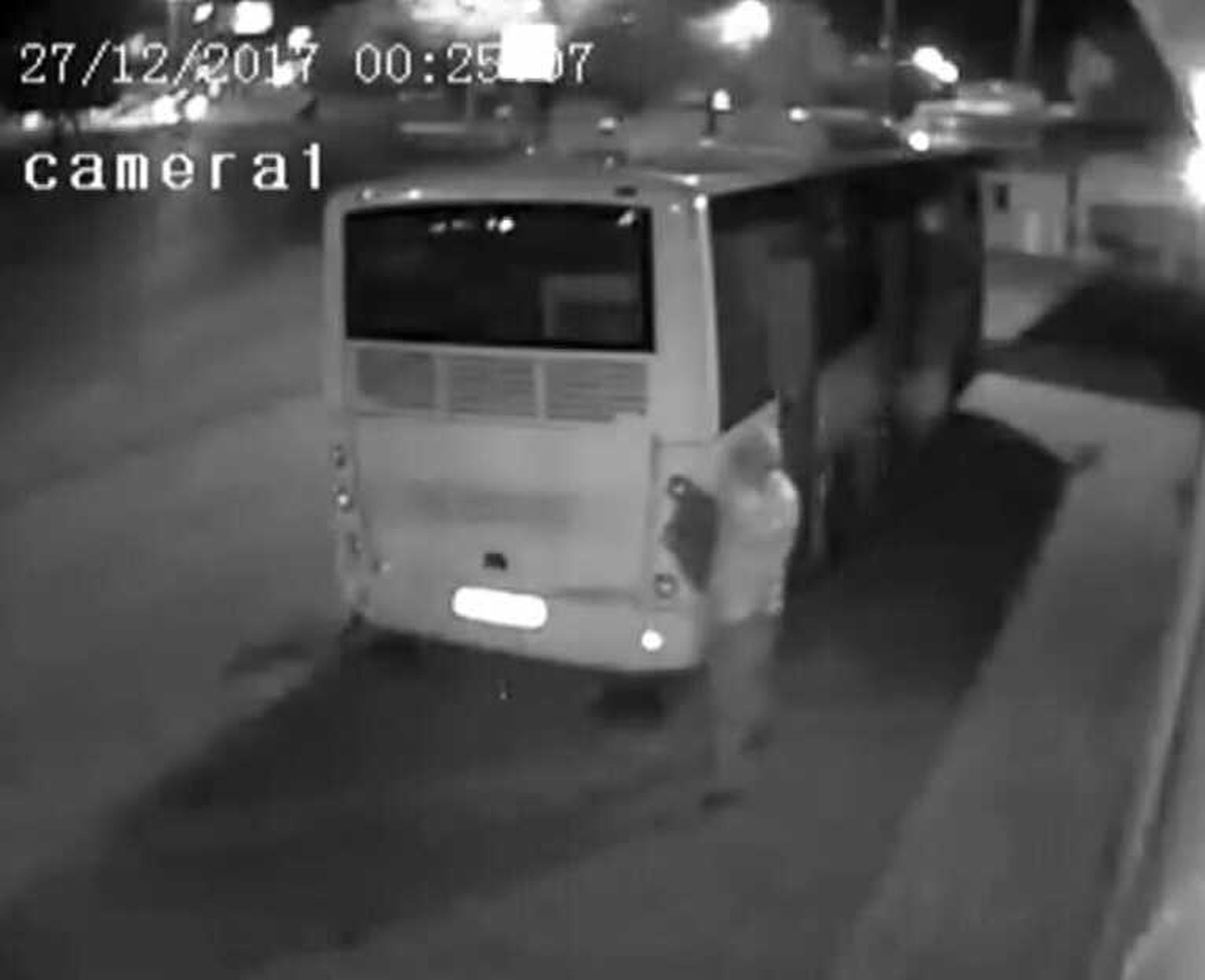Komşusunun Otobüsünü Soydu "Uyumak İçin Girdim" Dedi