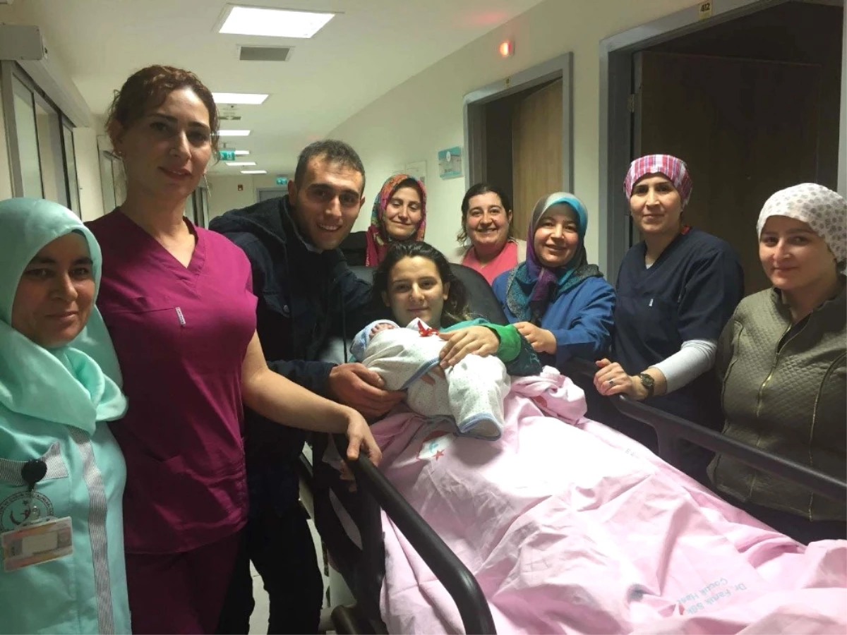 Konya\'da Yeni Yılın İlk Bebeği "Bekir" Bebek Oldu