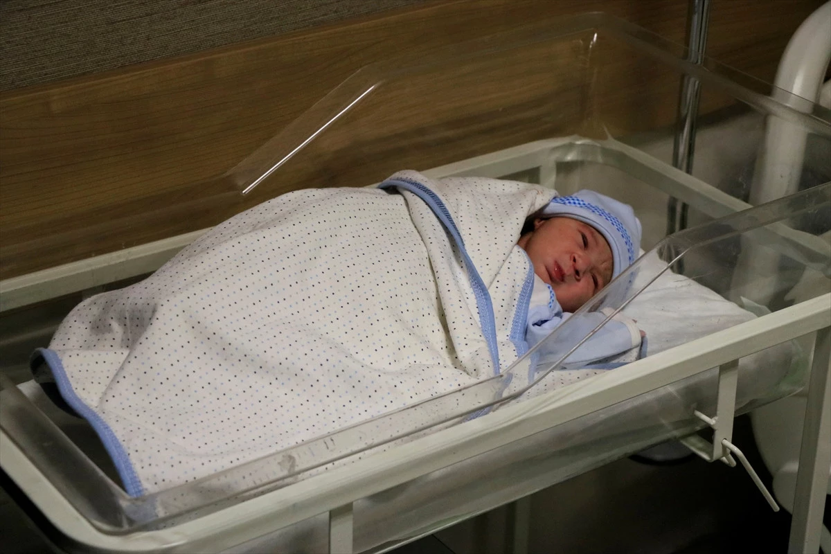 Konya\'da Yeni Yılın İlk Bebeği Dünyaya Geldi