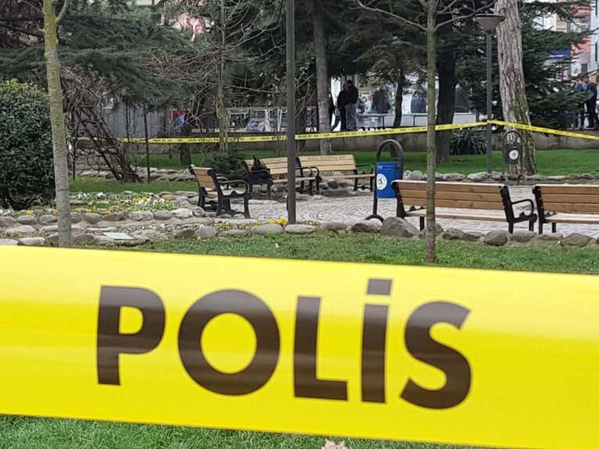 Parkta Unutulan Çanta Fünye ile Patlatıldı