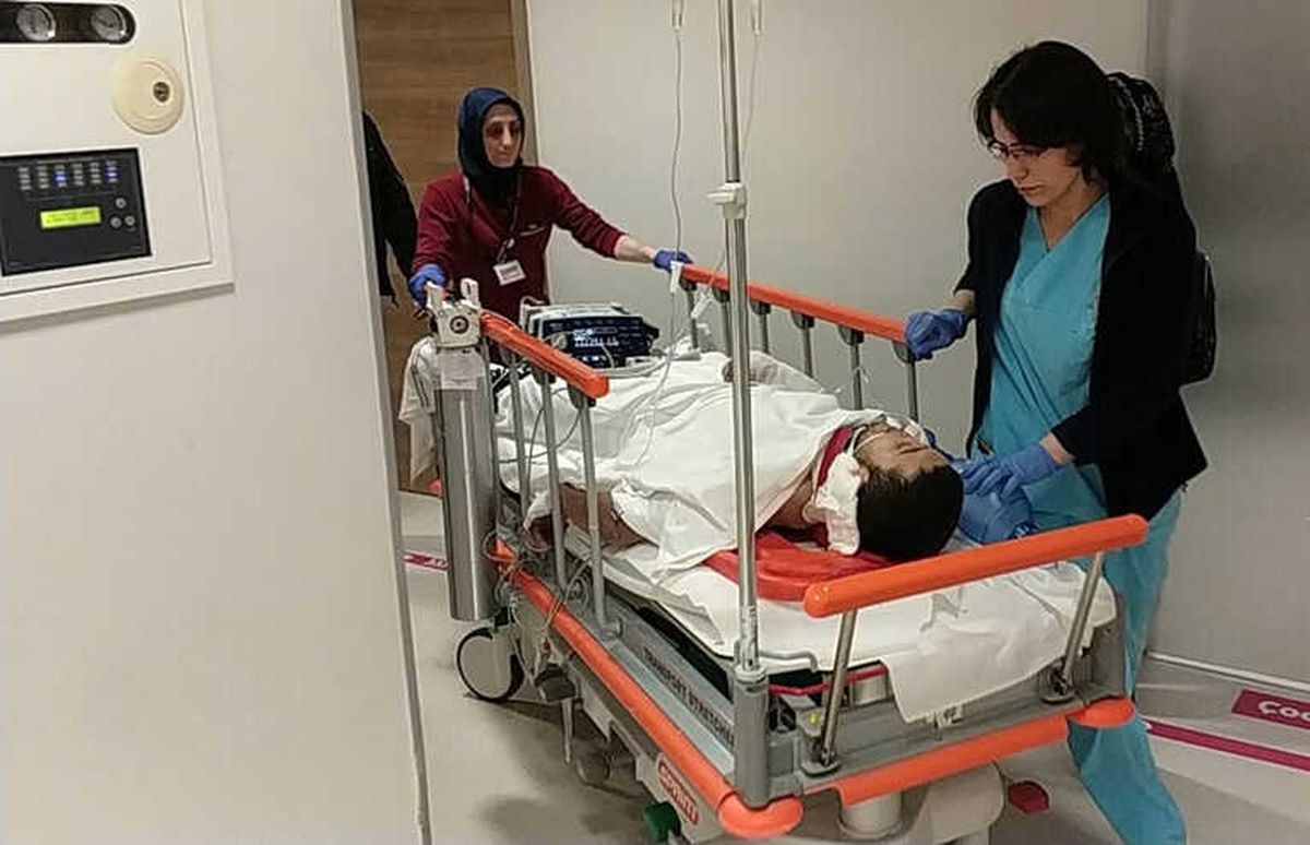 Samsun\'da İnşaatın 4. Katından Düşen 2 Genç Ağır Yaralandı