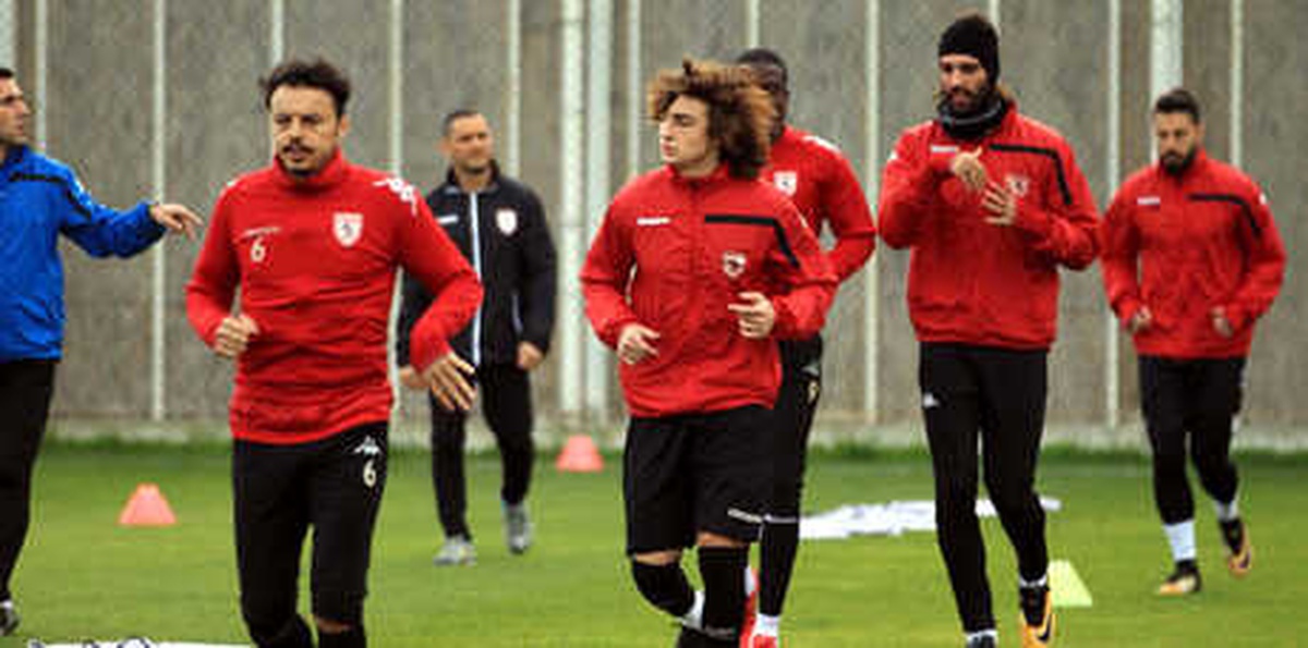 Samsunspor Dağılıyor! 14 Futbolcu...