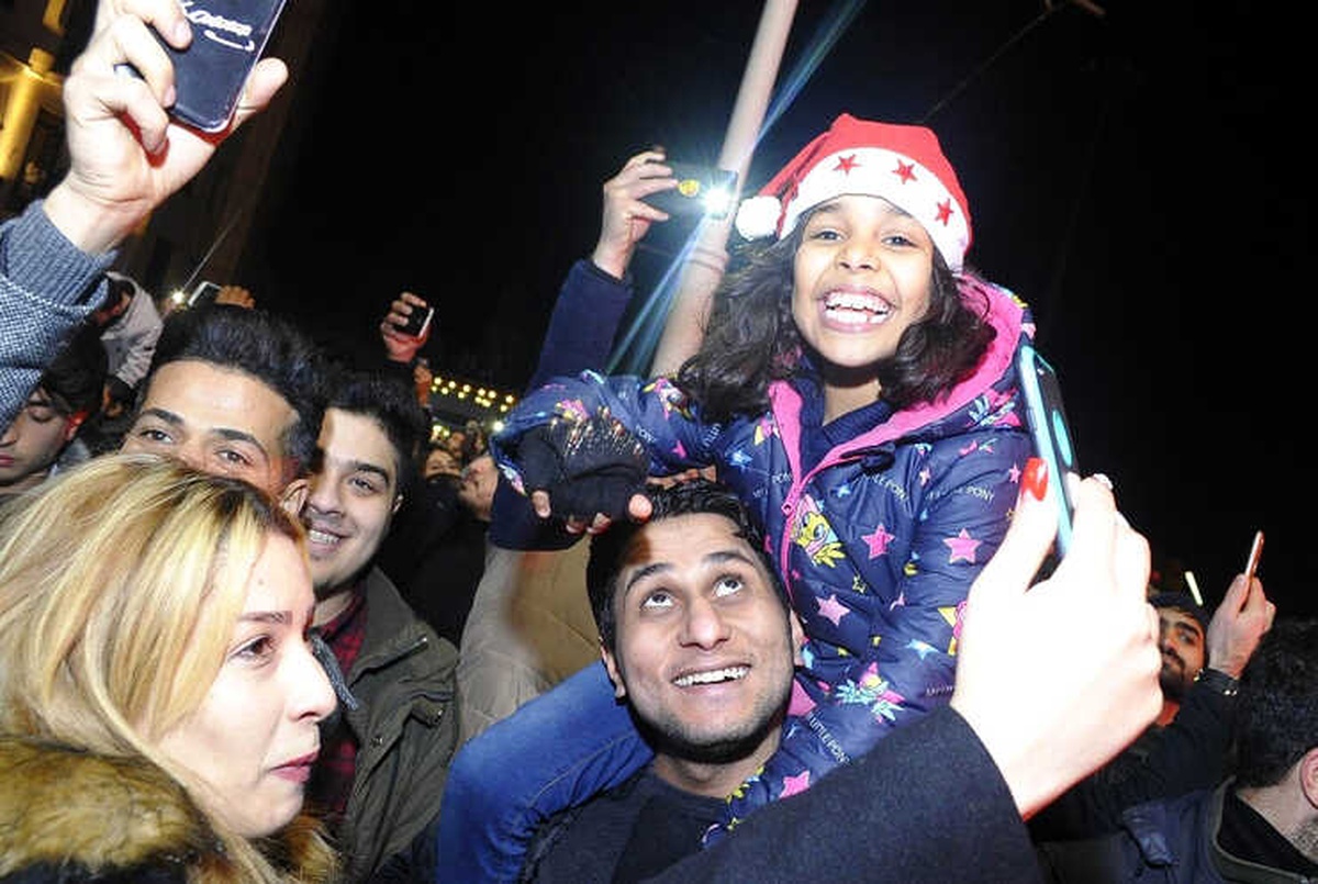 Taksim\'de Vatandaşlar Yeni Yıla Böyle Girdi