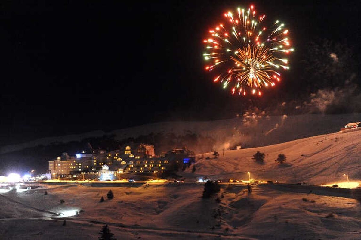 Uludağ 2018\'e Havai Fişeklerle Girdi