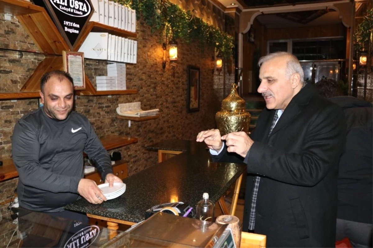 Van Valisi Zorluoğlu, Yeni Yıla Nöbete Giren Güvenlik Güçlerini Ziyaret Etti