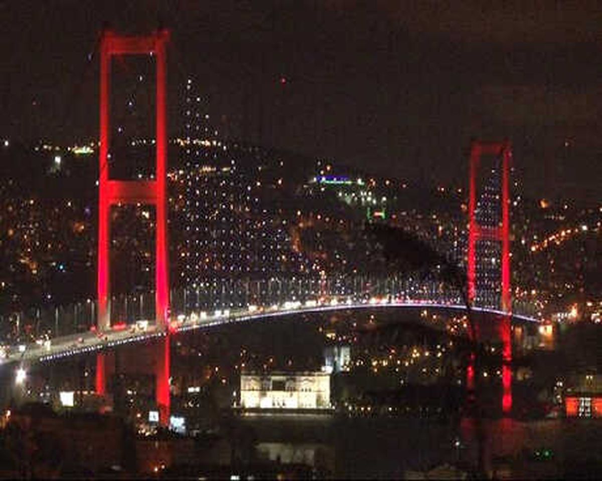 Yeni Yıla Köprü Üzerinde Girdiler