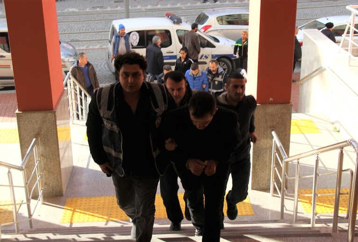 9 İş Yeri ve 8 Evi Soyan 3 Şahıs Tutuklandı