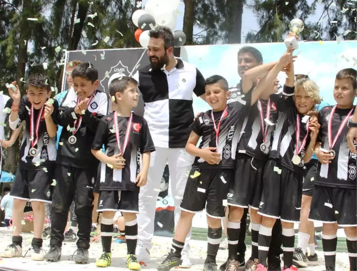 Altay, 77. Futbol Okulunu Açtı