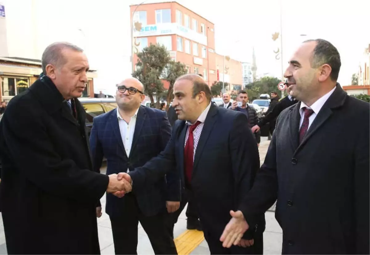 Cumhurbaşkanı Erdoğan, Sultanbeyli Belediyesini Ziyaret Etti