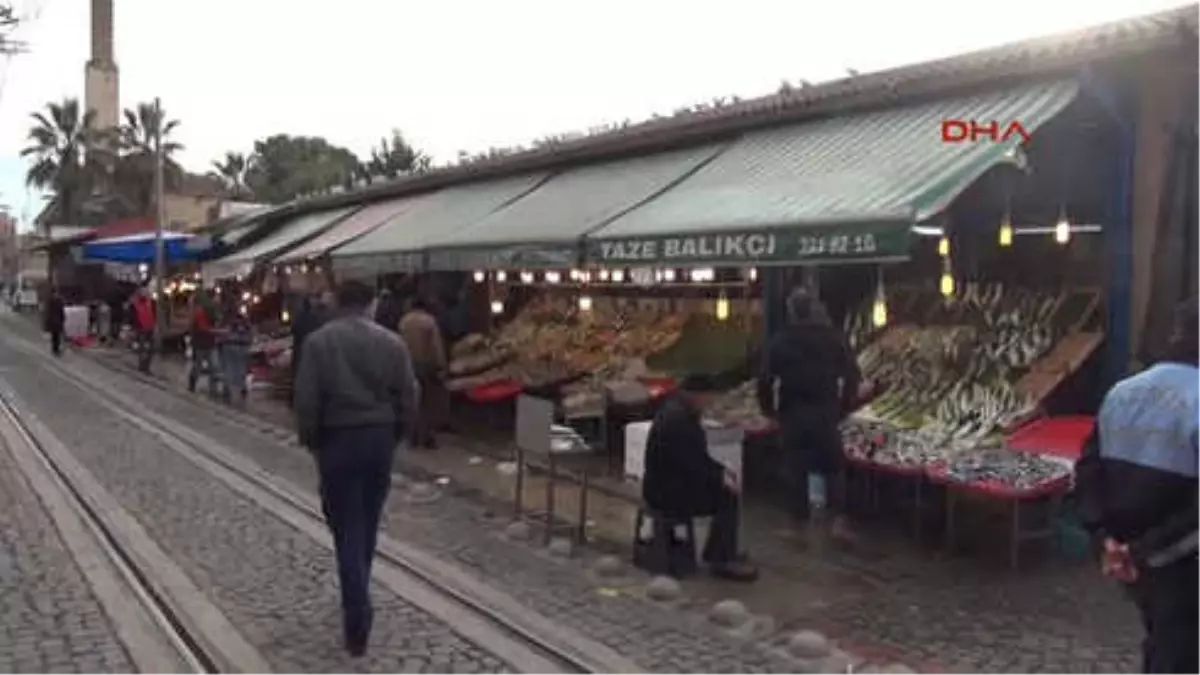 Kocaeli İzmit\'te Balık Fiyatları Düşmeye Başladı