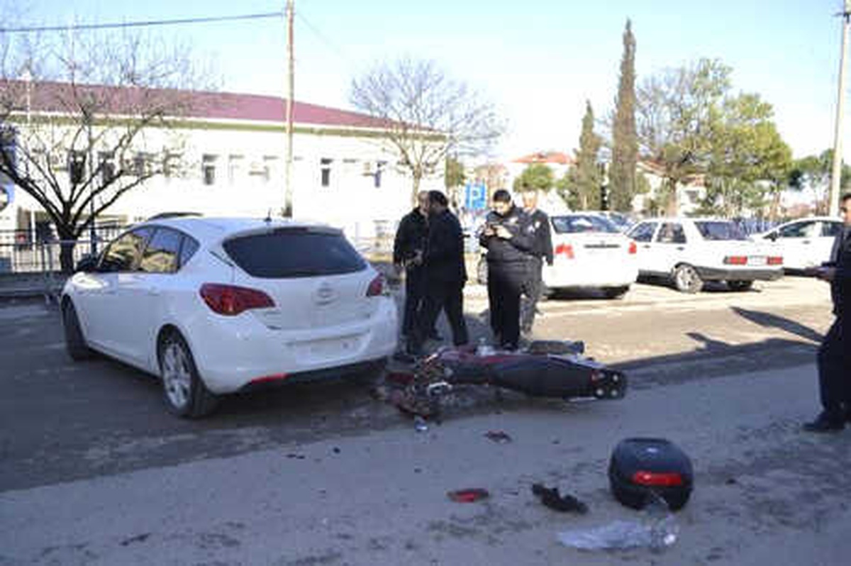 Otomobil ile Çarpışan Motosikletin Sürücüsü Yaralandı