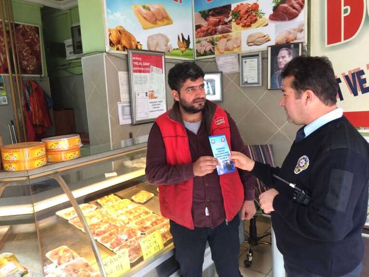 Siirt Polisi Esnafa Broşür Dağıttı
