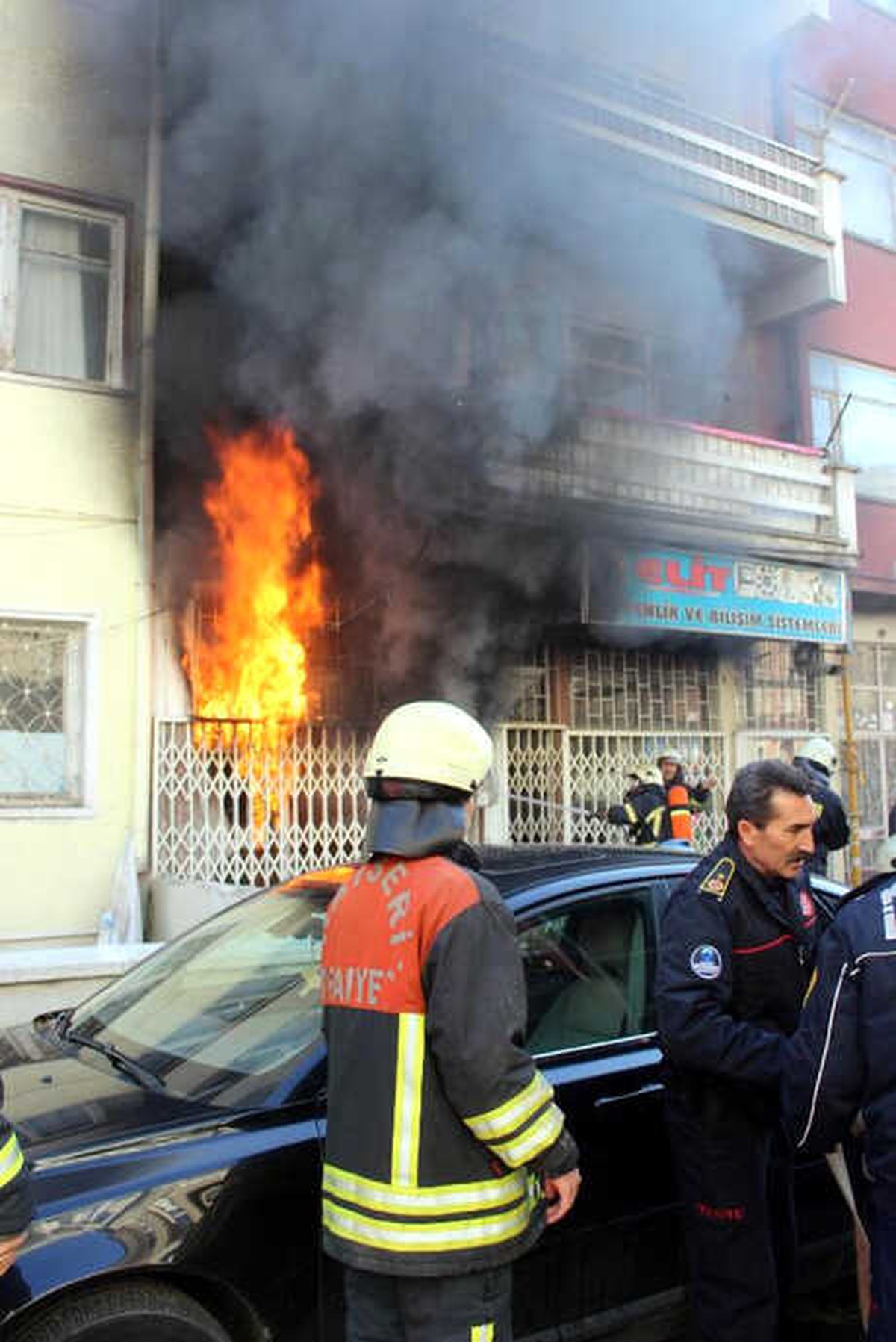 Suriyelilere Ait Dükkanda Yangın Çıktı