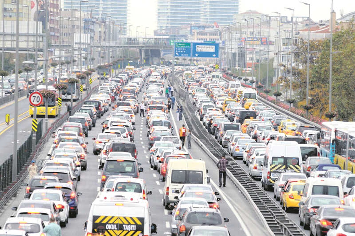 Trafikte Kaybedilen Zaman "Kalbi" Yoruyor