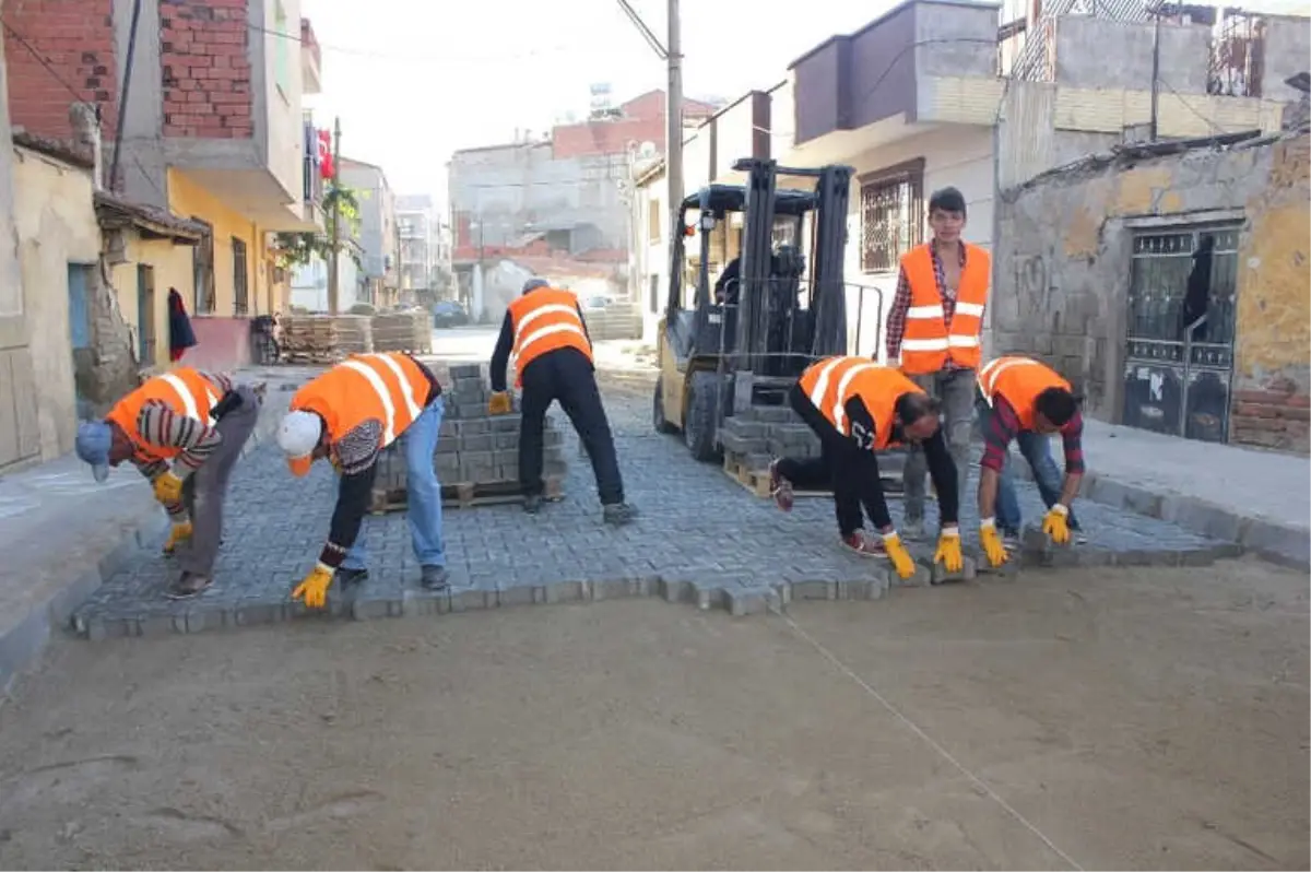 Turgutlu\'da Geçen Yıl 100 Bin Metrekare Parke Taşı Döşendi