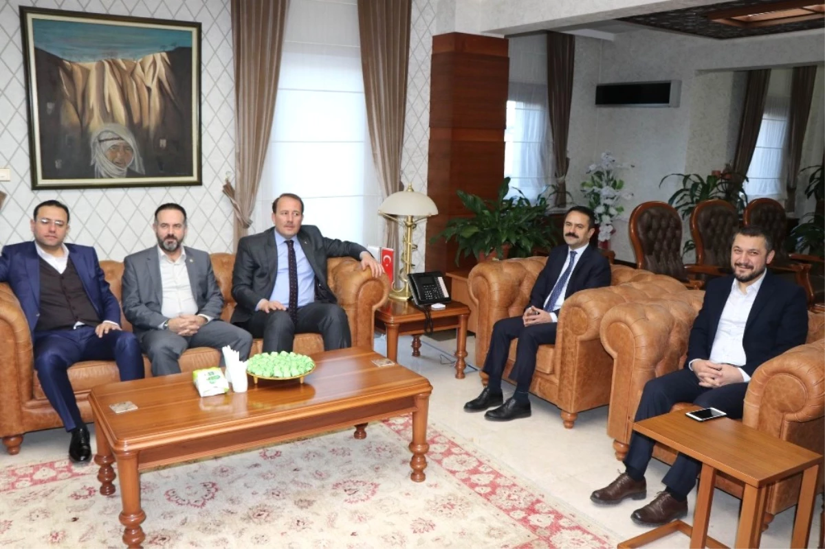 AK Parti Genel Başkan Yardımcısı Karacan, Vali Aktaş\'ı Ziyaret Etti
