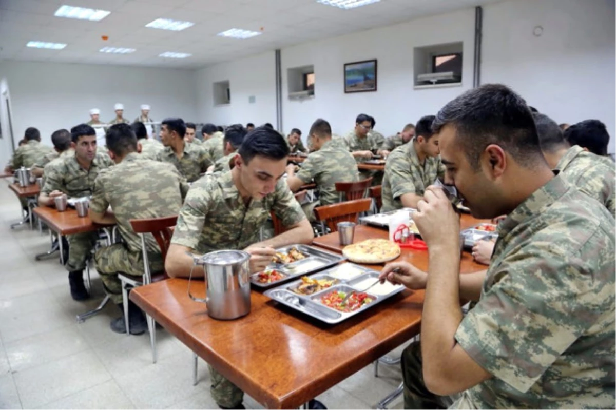 Bakan Canikli Açıkladı: Askere Kerevitaş Yemek Verecek