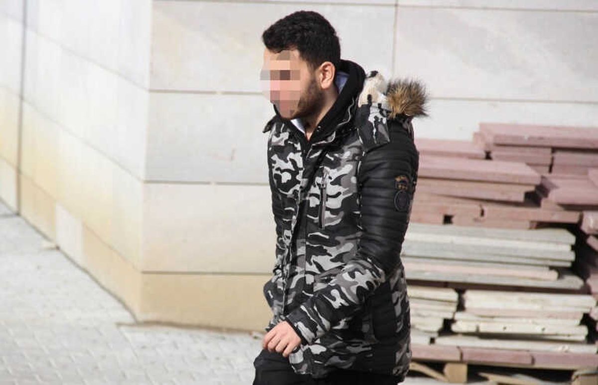 Bıçakla 2 Kişiyi Yaralayan Genç, Savcının İtirazı Üzerine Tutuklandı