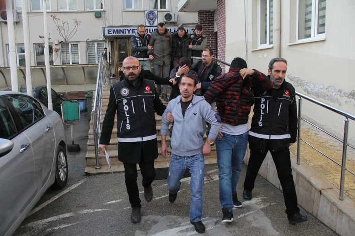 Bursa\'da Uyuşturucu Operasyonu: 17 Gözaltı