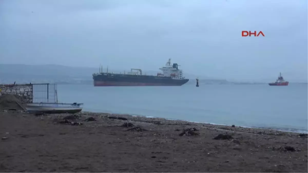 Çanakkale Boğazı\'ndan Geçen Gemi Makine Arızası Yaptı