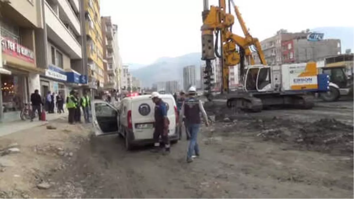 Hatay\'da Yol Çalışması Sırasında Doğalgaz Borusu Patladı