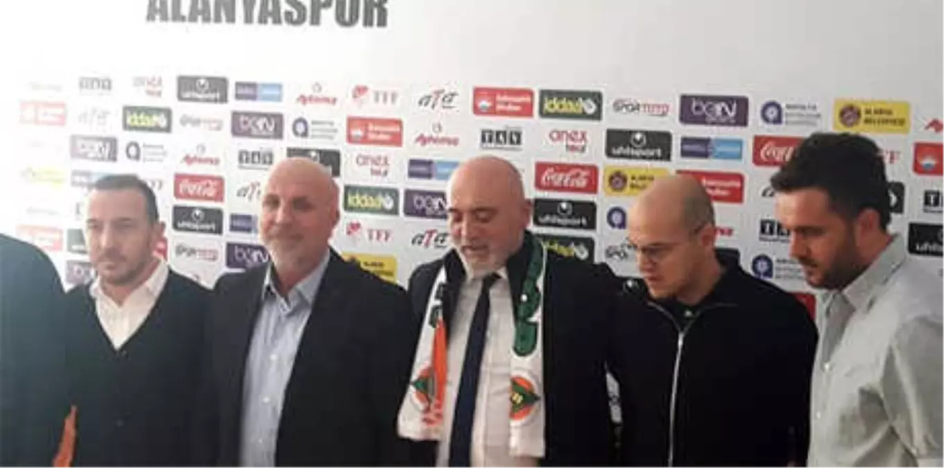 Hikmet Karaman, Alanyaspor ile Sözleşme İmzaladı