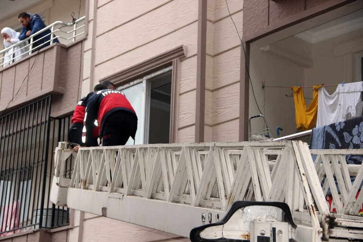 Komşularının Haber Alamadığı Yaşlı Kadın Evinde Ölü Bulundu