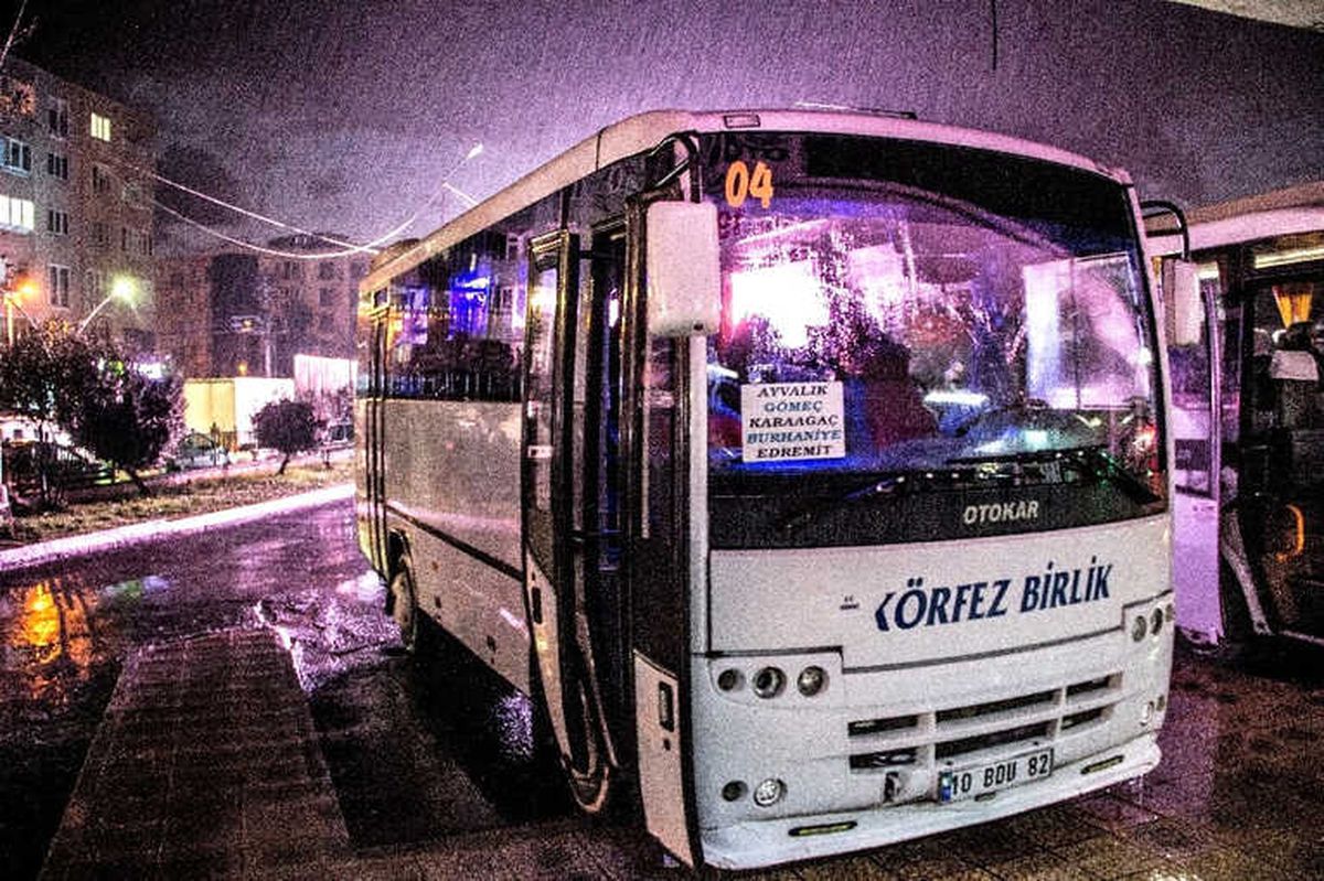 Kuzey Ege\'de Sağanak Yağış Hayatı Olumsuz Etkiliyor