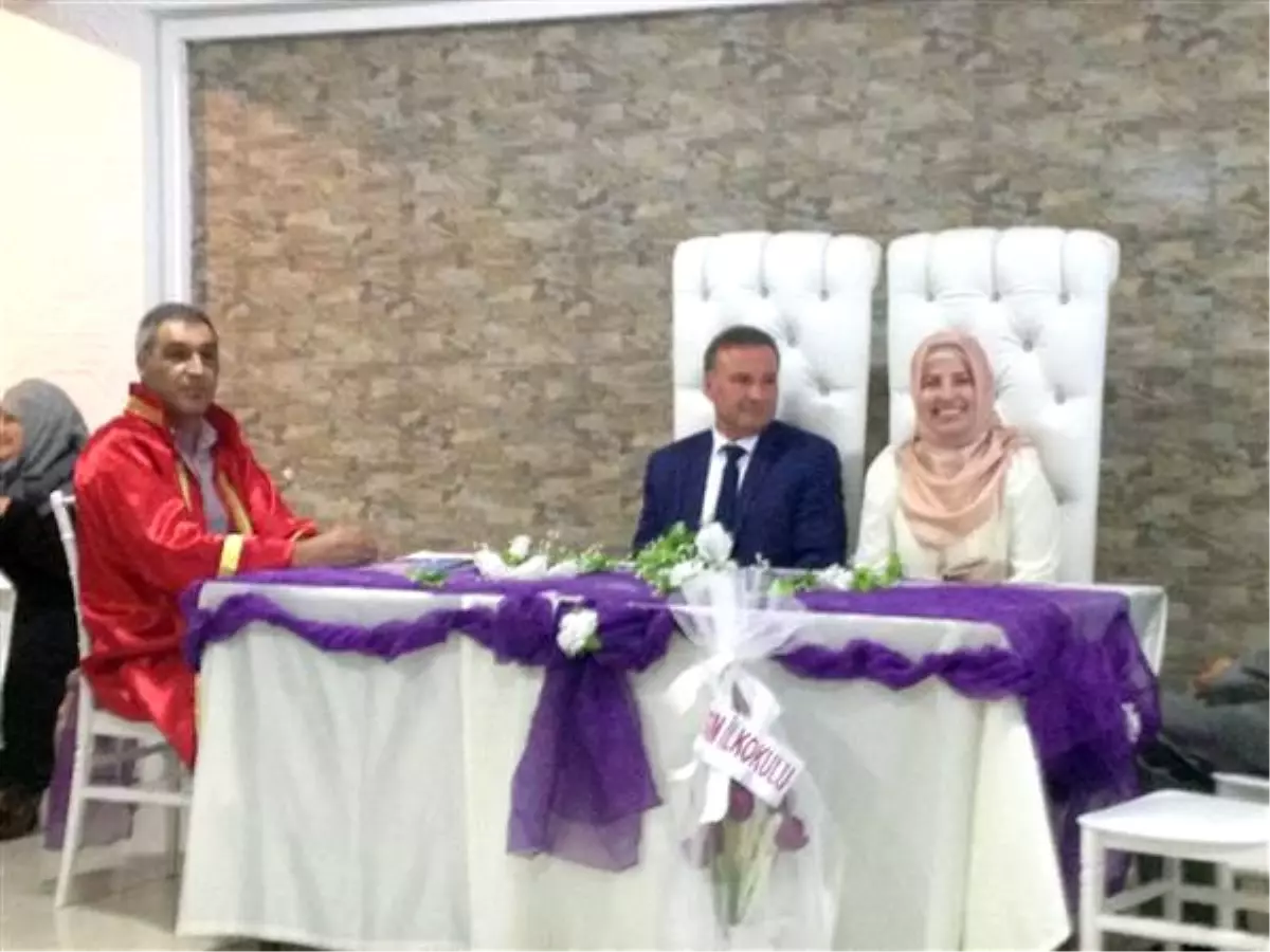 Müftü Özler\'den İlk Resmi Nikah