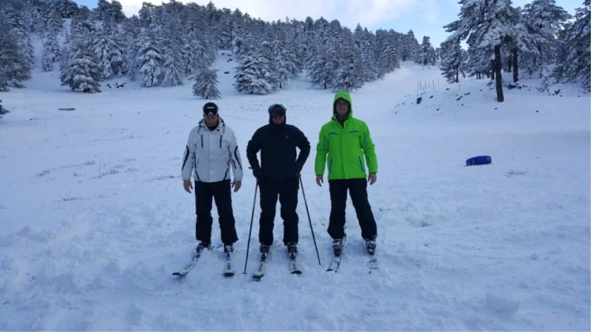 Muratdağı Termal Kayak Merkezi\'nde Kayak Sezonu Açıldı