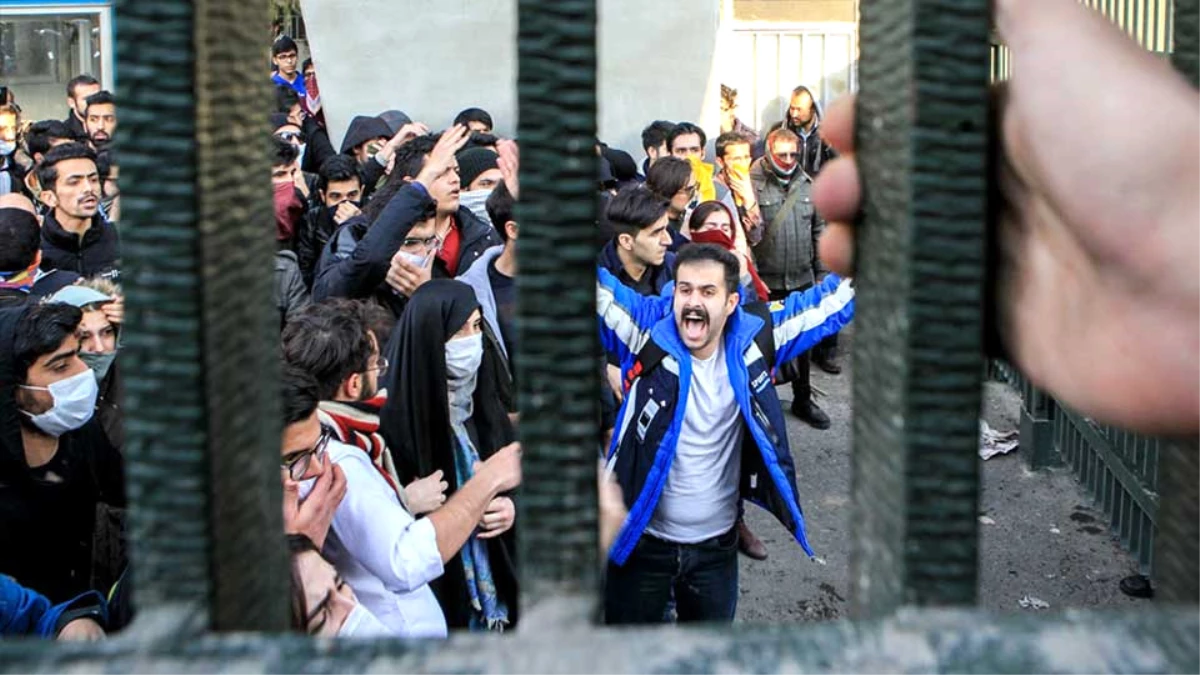 Protestolarla Sarsılan İran\'a Hükümetten Uyarı: Tuzaklara Karşı Dikkatli Olun
