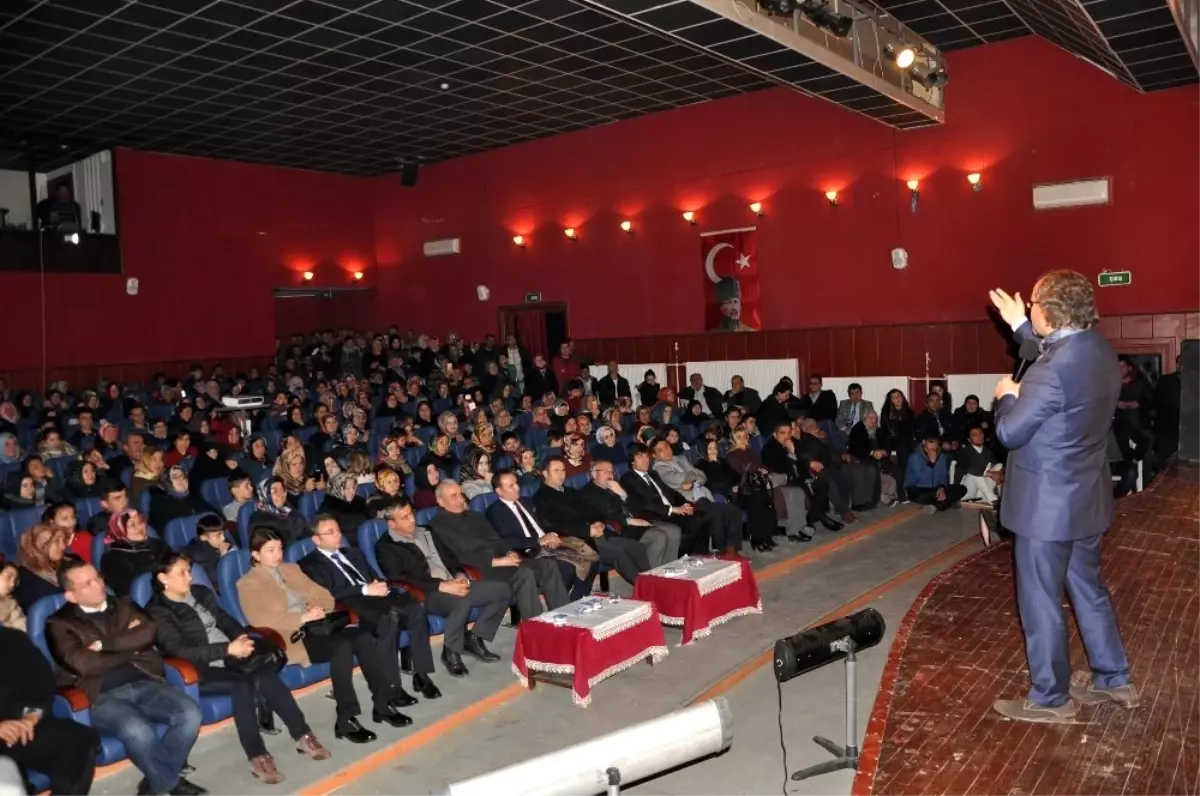 Sorgun\'da "Bilinçli Aile, İdeal Gençlik" Konulu Konferans