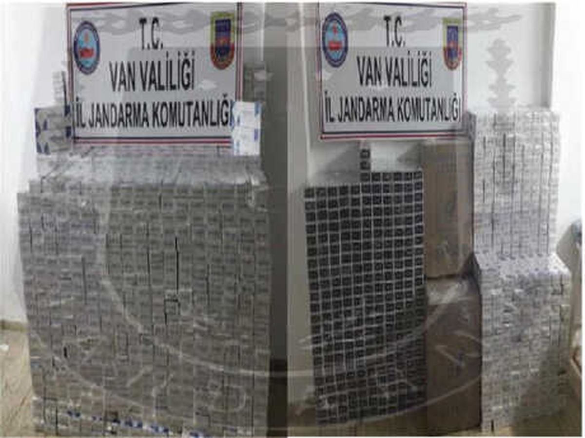 Van\'da Ahırda 21 Bin Paket Kaçak Sigara Ele Geçirildi