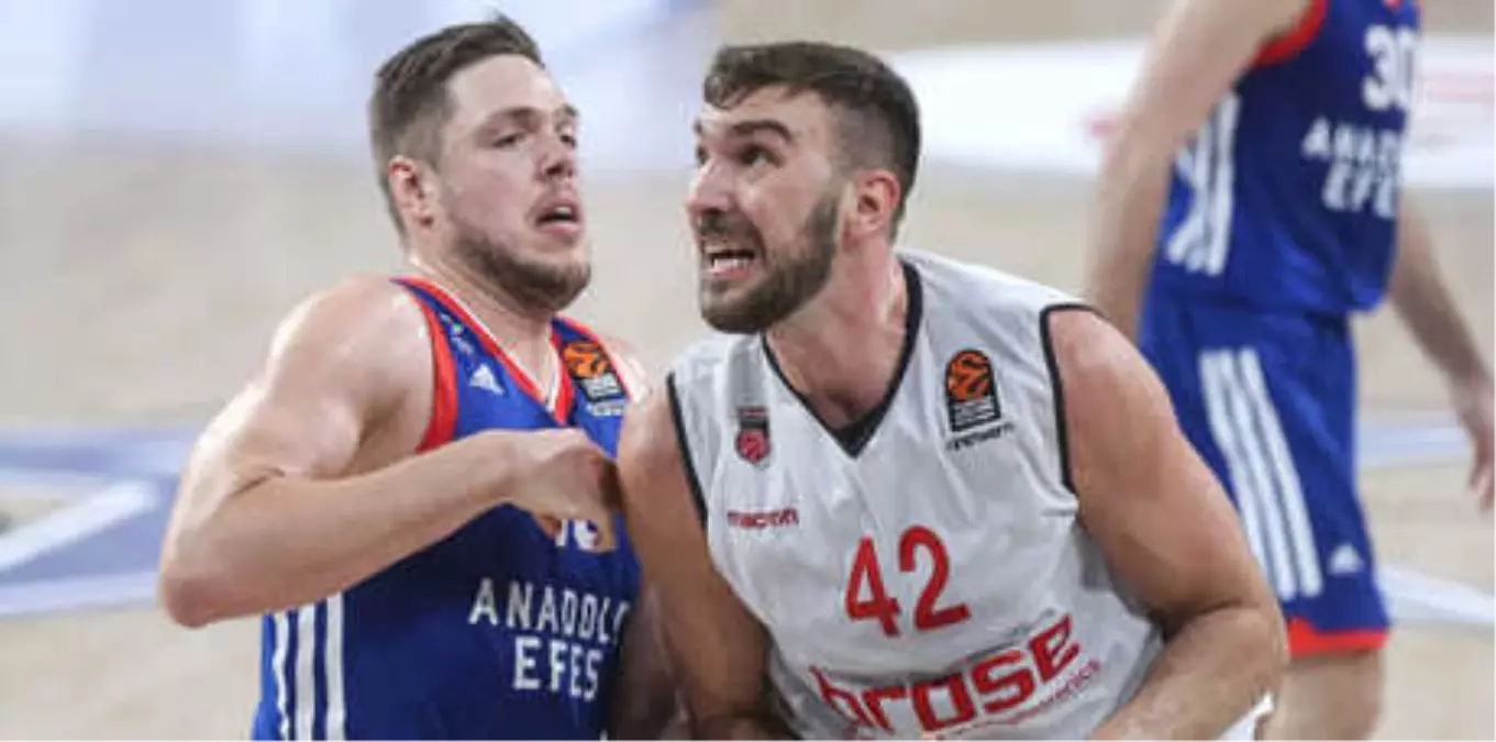 Anadolu Efes Deplasmanda